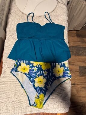 Blue floral women's tankini